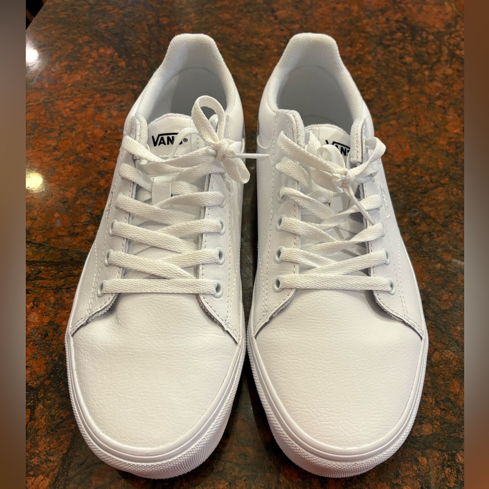 Brand New never worn! White women’s VANS!
